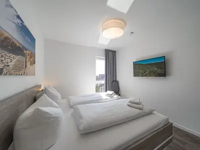 Schlafzimmer mit Doppelbett