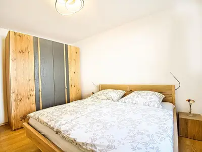 Schlafzimmer und Schrank