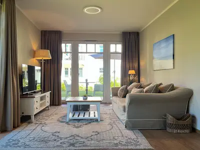 Wohnbereich mit Blick zur Terrasse