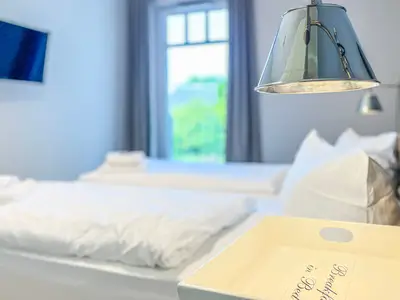 Schlafzimmer mit Doppelbett