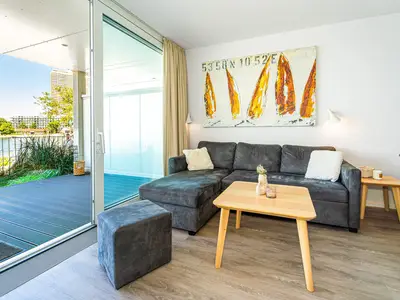 Wohnzimmer mit Blick zur Terrasse