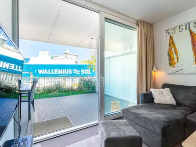 Wohnzimmer mit Blick auf Schiff