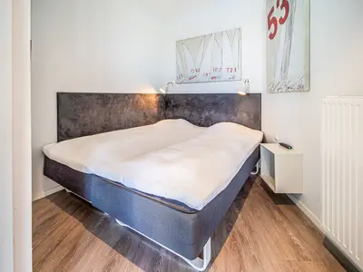 Schlafzimmer mit Doppelbett