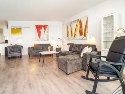 Wohnzimmer mit Sessel