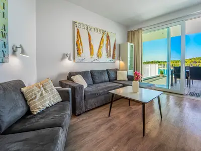 Wohnzimmer mit Blick zur Terrasse