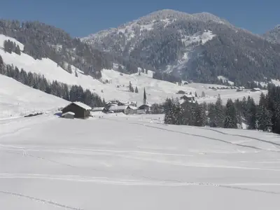 Blick vom Balkon zum Dorf
