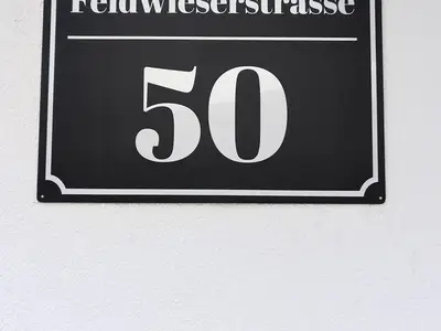 Hausnummer 50