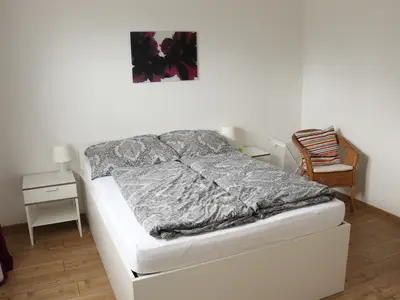 Schlafzimmer 1
