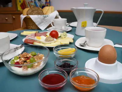 Frühstücken am Leitenbauerhof (C) UaB Sorger