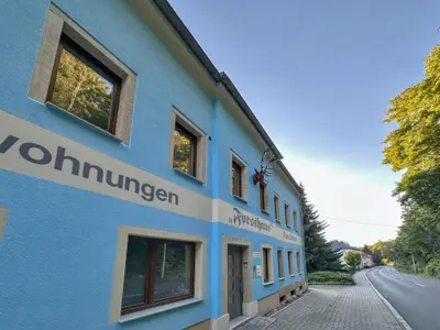 Außenseite Ferienhaus [Sommer]