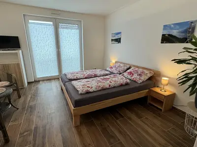 2. Schlafzimmer mit Doppelbett