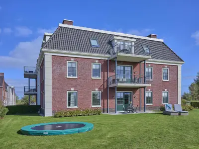 Außenseite Ferienhaus [Sommer]