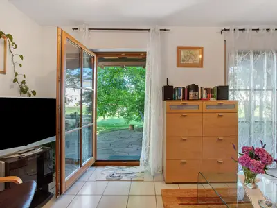 Photo, INSIDE, OUTSIDE