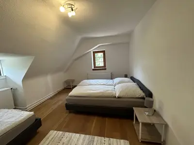 Schlafzimmer 2
