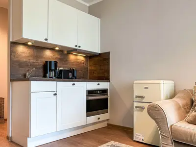 Küchenzeile mit separaten Kühlschrank