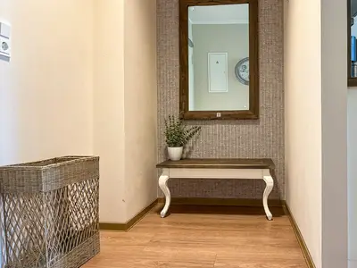 Flur mit Spiegel