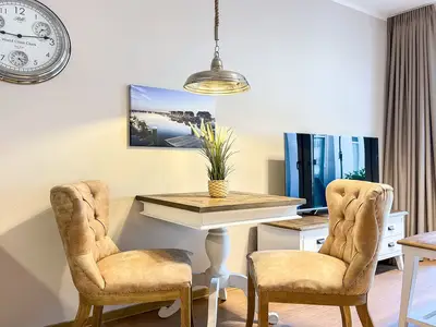 Wohnzimmer mit Essbereich