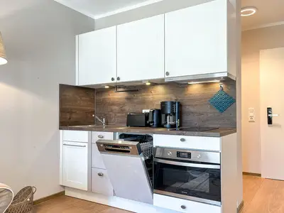 Küchenzeile mit Geschirrspüler