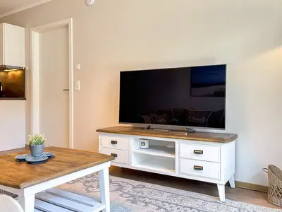 Wohnzimmer mit Blick zum Fernseher