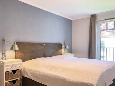 Schlafzimmer mit Doppelbett