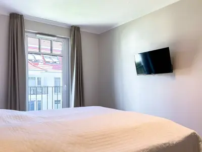 Schlafzimmer mit Fernseher