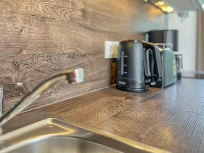 Küchenzeile mit Geschirrspüler