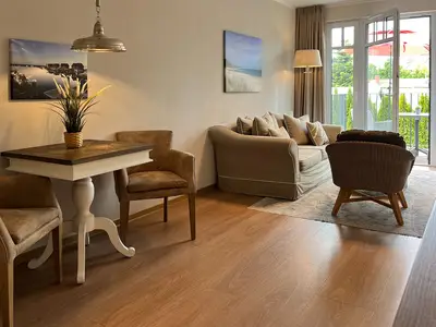 Blick zum Wohn- und Essbereich