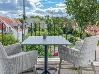 Balkon mit Gartenmöbeln