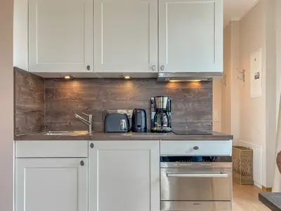 Küchenzeile mit Geschirrspüler