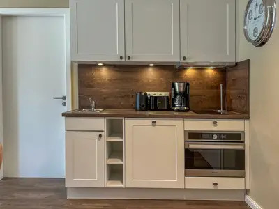 Küchenzeile mit Ceranfeld