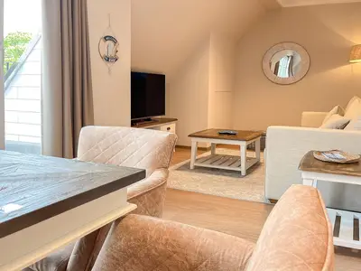 Blick zum Wohnbereich vom Essbereich