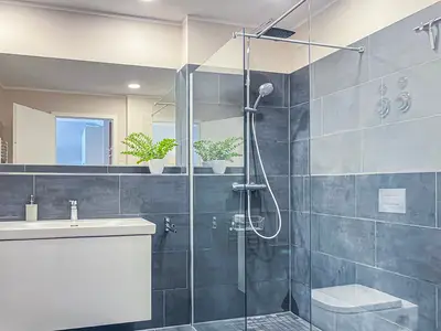 Badezimmer mit Dusche