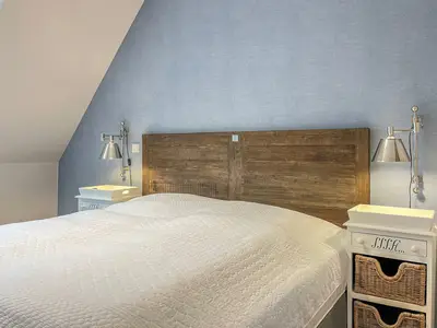 Doppelbett im Schlafzimmer