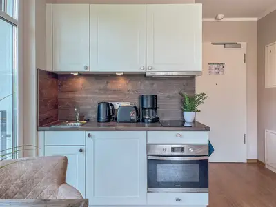 Küchenzeile mit Ceranfeld