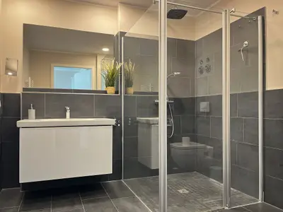 Badezimmer mit Waschbecken