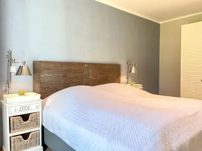 Schlafzimmer mit Boxspringbett