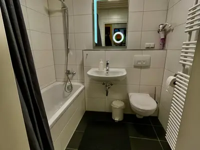 Neues Bad mit Badewanne