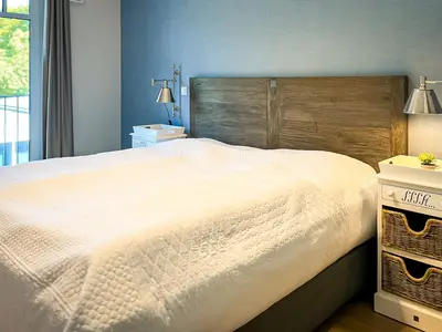 Schlafzimmer mit Doppelbett