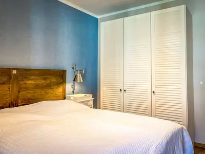 Kleiderschrank im Schlafzimmer