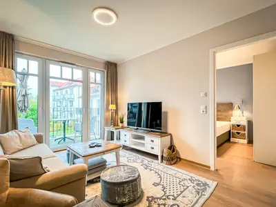 Blick zum TV im Wohnbereich