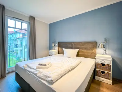 Schlafzimmer mit Doppelbett