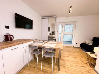 WOHNZIMMER MIT KÜCHENZEILE