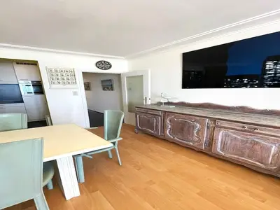 DiningRoom