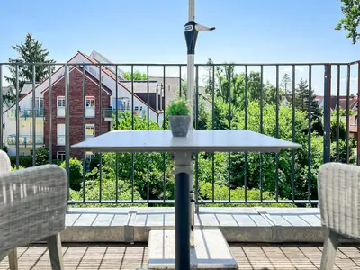 Balkon mit Gartenmöbeln