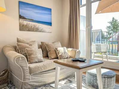 Wohnzimmer mit Blick zum Sofa