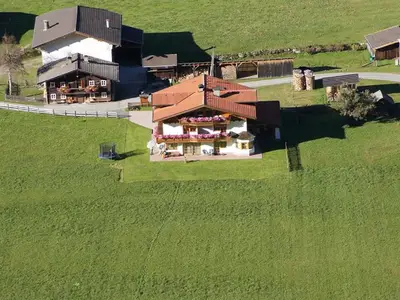 blick_auf_haus_und_hof