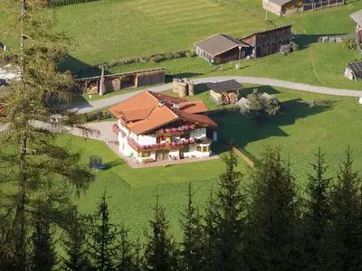 unser_haus_liegt_mitten_im_gr_nen