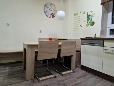 Kläschter Gästewohnung-Küche und  Essplatz