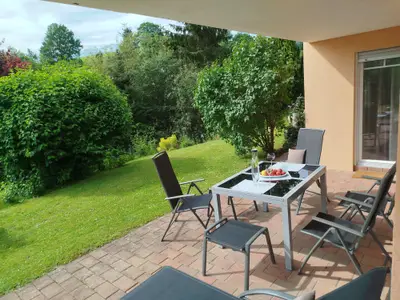 Terrasse mit Außenbestuhlung