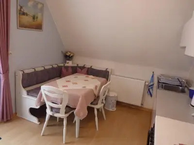 Lioba Kunst- Essbereich und Küche